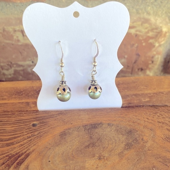 Hand Crafted Jewelry - Freshwater Pearl Earrings